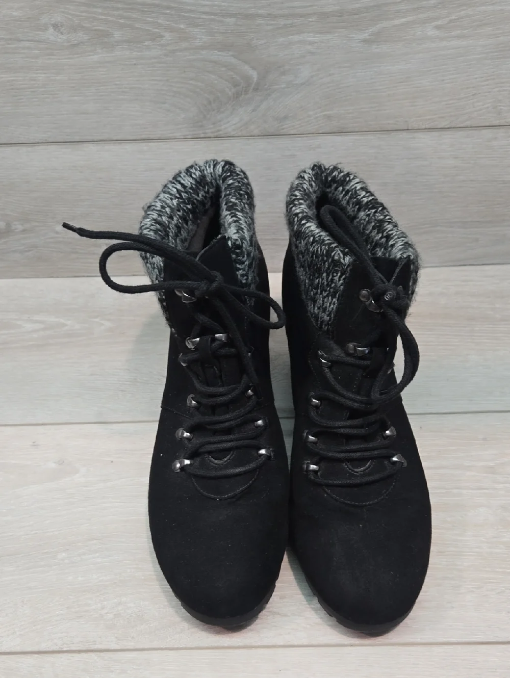 Bongo Women's Black Wedge Lace-Up Ankle Boots with Knit Cuff Shoes Sz 11